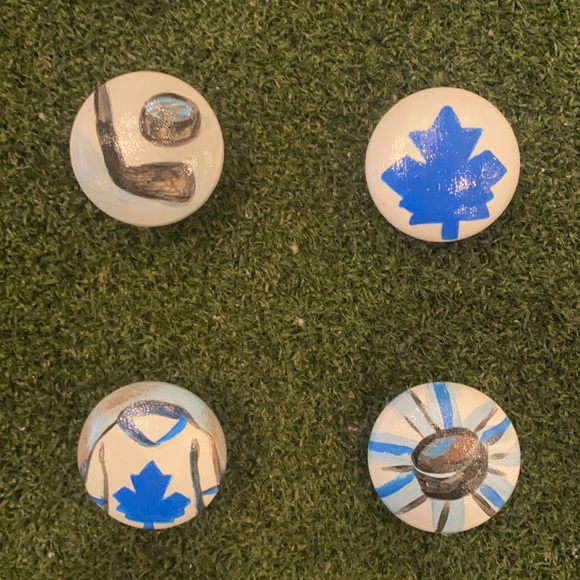 CUSTOM TORONTO MAPLE LEAF DRAWER PULLS - Picture 2 of 5